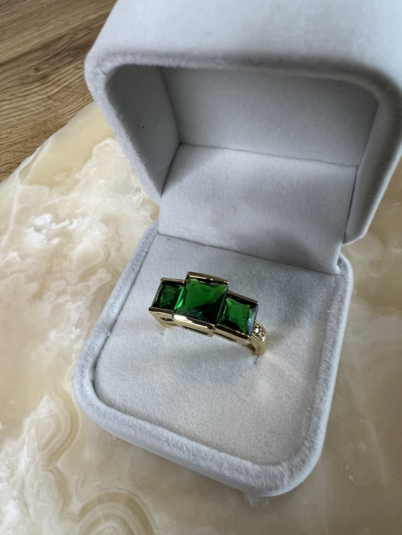 Vintage Jewellery Gold Ring 3 x Emerald White Sapphires Deco Design size 9